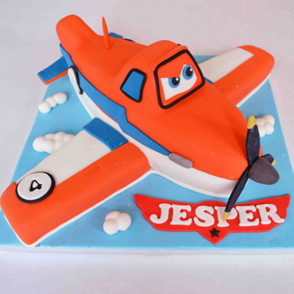 Home baker transforms two Coles sponge into an incredible 3D aeroplane birthday  cake | Daily Mail Online