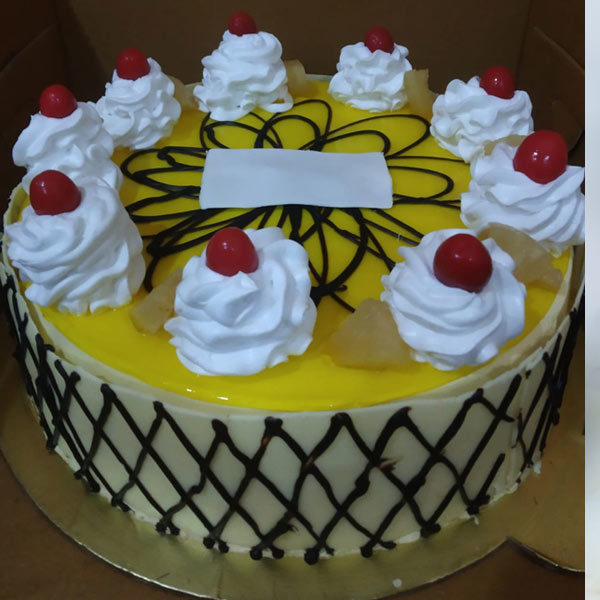 Birthday Cake - Pineapple flavor - Picture of Cake Hut, Kochi (Cochin) -  Tripadvisor